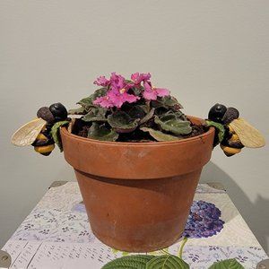 Vintage Flower Pot Hugger Figurines - Two Bees